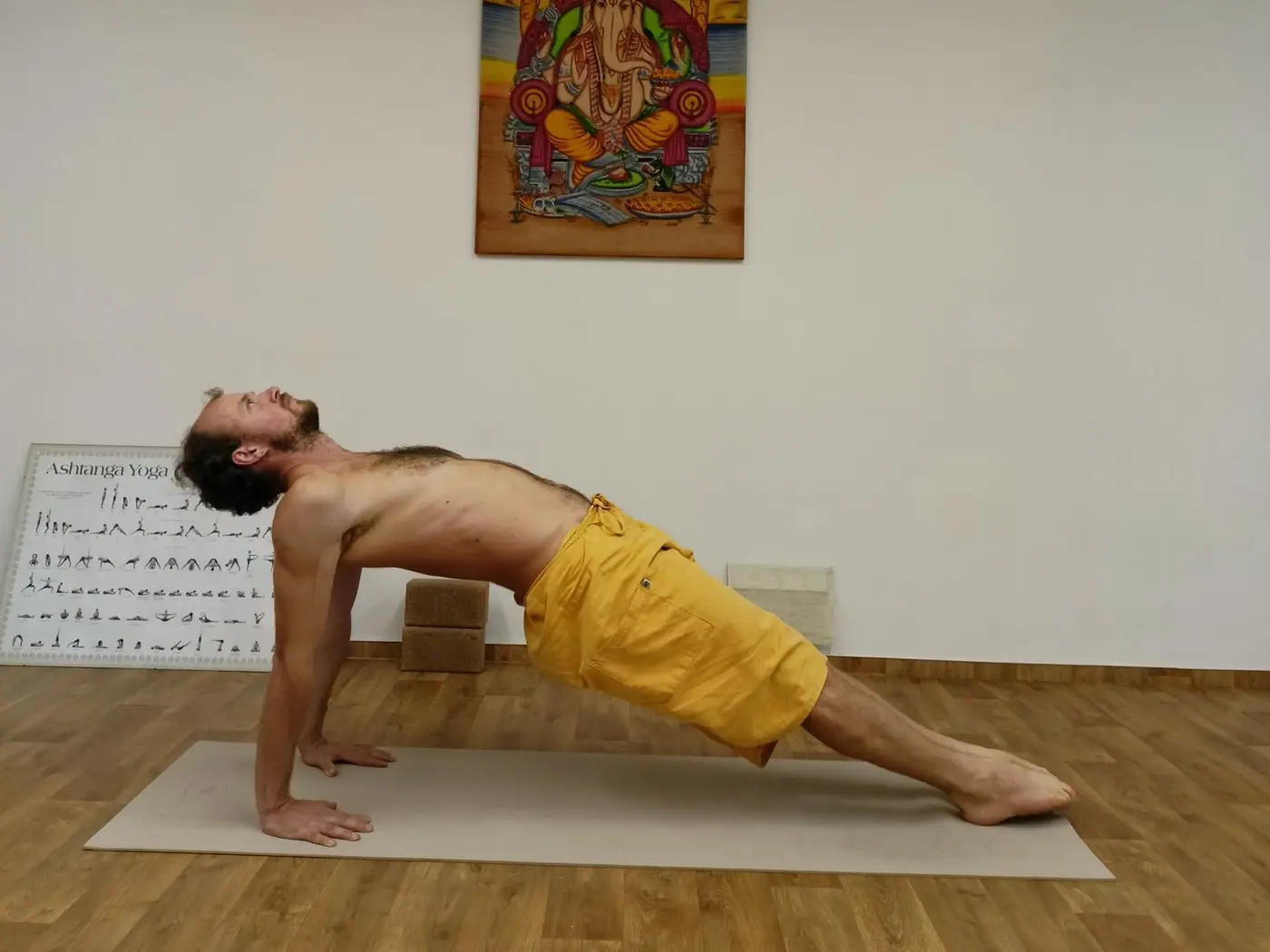 Upward plank pose (purvottanasana) – opening the chest and strengthening the arms